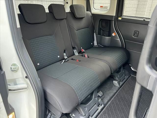 トール カスタムG 後期 禁煙 車検整備付 9インチナビ スマートアシスト シートヒーター Bモニター 両電スラ フルセグ ETC ステリモ BT レーダークルーズ 電子パーキング Aライト Aストップ 後席テーブル(18枚目)