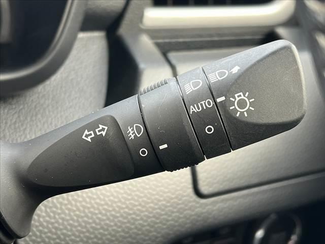 トール カスタムG 後期 禁煙 車検整備付 9インチナビ スマートアシスト シートヒーター Bモニター 両電スラ フルセグ ETC ステリモ BT レーダークルーズ 電子パーキング Aライト Aストップ 後席テーブル(26枚目)