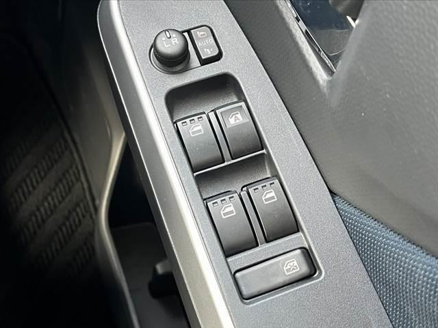 トール カスタムG 後期 禁煙 車検整備付 9インチナビ スマートアシスト シートヒーター Bモニター 両電スラ フルセグ ETC ステリモ BT レーダークルーズ 電子パーキング Aライト Aストップ 後席テーブル(28枚目)