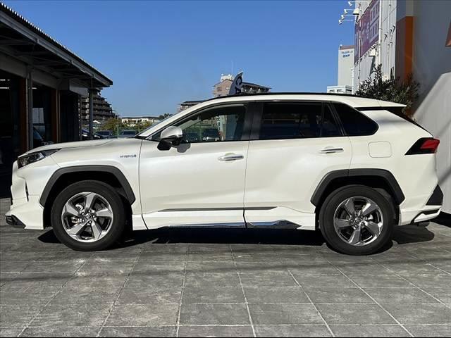 ガラスコーティングなども行っております。プロの業者による、施工ですのでご安心してお頼みください。