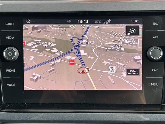 ポロ ＴＳＩハイライン　禁煙　車検整備付　純正８型ナビ　フルセグ　ＢＳＭ　ＬＥＤ　Ｐアシスト　Ｐセンサー　ＤＶＤ再生　ＢＴ　ＥＴＣ２．０　パドルシフト　Ｐスタート　Ａライト　Ａストップ　アダプティブクルコン　フォグランプ（3枚目）