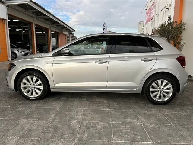 ポロ ＴＳＩハイライン　禁煙　車検整備付　純正８型ナビ　フルセグ　ＢＳＭ　ＬＥＤ　Ｐアシスト　Ｐセンサー　ＤＶＤ再生　ＢＴ　ＥＴＣ２．０　パドルシフト　Ｐスタート　Ａライト　Ａストップ　アダプティブクルコン　フォグランプ（11枚目）