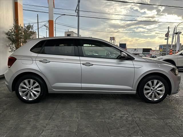 ポロ ＴＳＩハイライン　禁煙　車検整備付　純正８型ナビ　フルセグ　ＢＳＭ　ＬＥＤ　Ｐアシスト　Ｐセンサー　ＤＶＤ再生　ＢＴ　ＥＴＣ２．０　パドルシフト　Ｐスタート　Ａライト　Ａストップ　アダプティブクルコン　フォグランプ（12枚目）