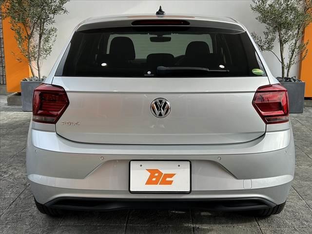 ポロ ＴＳＩハイライン　禁煙　車検整備付　純正８型ナビ　フルセグ　ＢＳＭ　ＬＥＤ　Ｐアシスト　Ｐセンサー　ＤＶＤ再生　ＢＴ　ＥＴＣ２．０　パドルシフト　Ｐスタート　Ａライト　Ａストップ　アダプティブクルコン　フォグランプ（14枚目）