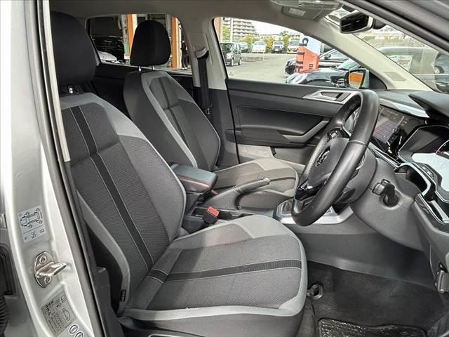 ポロ ＴＳＩハイライン　禁煙　車検整備付　純正８型ナビ　フルセグ　ＢＳＭ　ＬＥＤ　Ｐアシスト　Ｐセンサー　ＤＶＤ再生　ＢＴ　ＥＴＣ２．０　パドルシフト　Ｐスタート　Ａライト　Ａストップ　アダプティブクルコン　フォグランプ（16枚目）