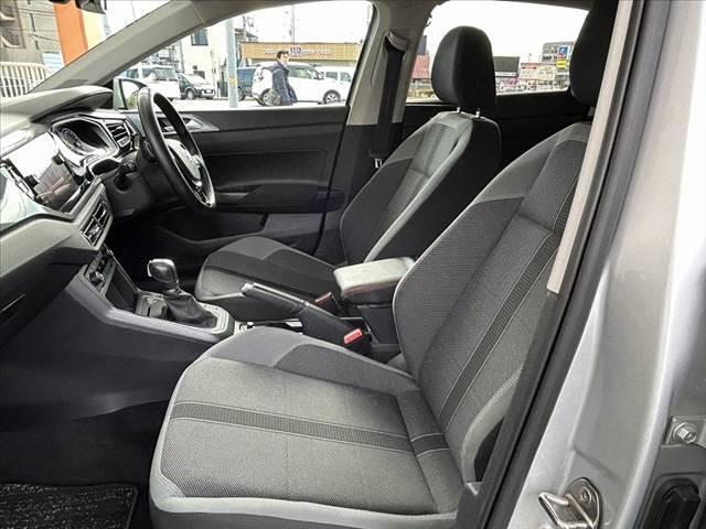 ポロ ＴＳＩハイライン　禁煙　車検整備付　純正８型ナビ　フルセグ　ＢＳＭ　ＬＥＤ　Ｐアシスト　Ｐセンサー　ＤＶＤ再生　ＢＴ　ＥＴＣ２．０　パドルシフト　Ｐスタート　Ａライト　Ａストップ　アダプティブクルコン　フォグランプ（17枚目）