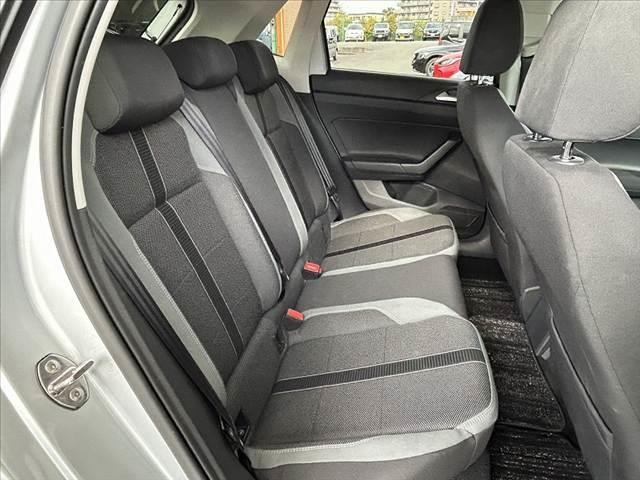 ポロ ＴＳＩハイライン　禁煙　車検整備付　純正８型ナビ　フルセグ　ＢＳＭ　ＬＥＤ　Ｐアシスト　Ｐセンサー　ＤＶＤ再生　ＢＴ　ＥＴＣ２．０　パドルシフト　Ｐスタート　Ａライト　Ａストップ　アダプティブクルコン　フォグランプ（18枚目）