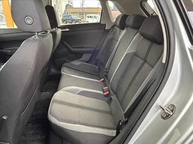 ポロ ＴＳＩハイライン　禁煙　車検整備付　純正８型ナビ　フルセグ　ＢＳＭ　ＬＥＤ　Ｐアシスト　Ｐセンサー　ＤＶＤ再生　ＢＴ　ＥＴＣ２．０　パドルシフト　Ｐスタート　Ａライト　Ａストップ　アダプティブクルコン　フォグランプ（19枚目）