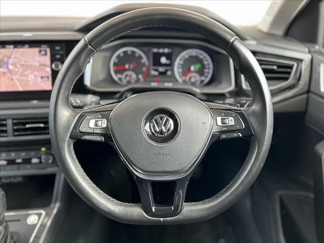 ポロ ＴＳＩハイライン　禁煙　車検整備付　純正８型ナビ　フルセグ　ＢＳＭ　ＬＥＤ　Ｐアシスト　Ｐセンサー　ＤＶＤ再生　ＢＴ　ＥＴＣ２．０　パドルシフト　Ｐスタート　Ａライト　Ａストップ　アダプティブクルコン　フォグランプ（22枚目）