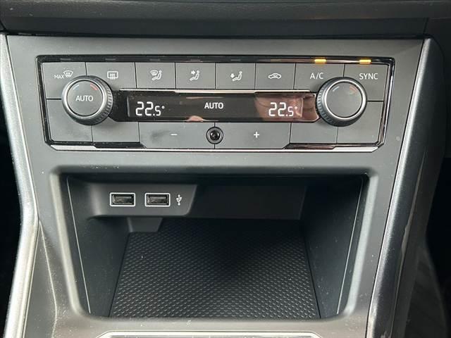 ポロ ＴＳＩハイライン　禁煙　車検整備付　純正８型ナビ　フルセグ　ＢＳＭ　ＬＥＤ　Ｐアシスト　Ｐセンサー　ＤＶＤ再生　ＢＴ　ＥＴＣ２．０　パドルシフト　Ｐスタート　Ａライト　Ａストップ　アダプティブクルコン　フォグランプ（32枚目）