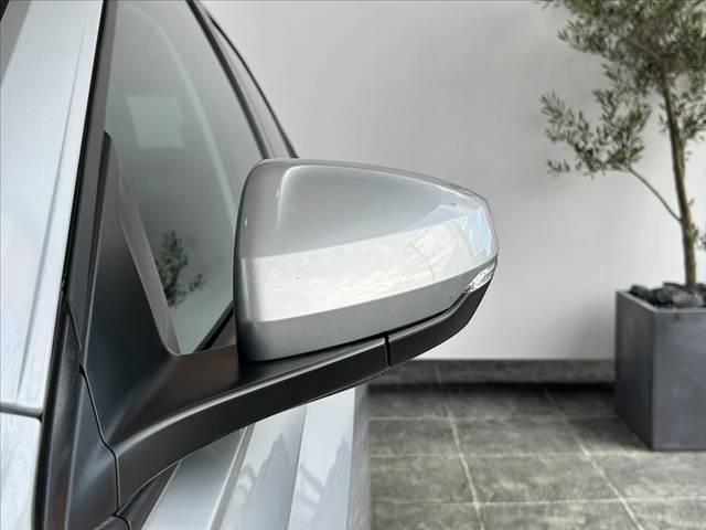 ポロ ＴＳＩハイライン　禁煙　車検整備付　純正８型ナビ　フルセグ　ＢＳＭ　ＬＥＤ　Ｐアシスト　Ｐセンサー　ＤＶＤ再生　ＢＴ　ＥＴＣ２．０　パドルシフト　Ｐスタート　Ａライト　Ａストップ　アダプティブクルコン　フォグランプ（36枚目）