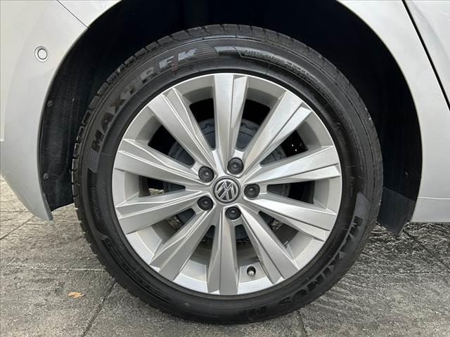 ポロ ＴＳＩハイライン　禁煙　車検整備付　純正８型ナビ　フルセグ　ＢＳＭ　ＬＥＤ　Ｐアシスト　Ｐセンサー　ＤＶＤ再生　ＢＴ　ＥＴＣ２．０　パドルシフト　Ｐスタート　Ａライト　Ａストップ　アダプティブクルコン　フォグランプ（43枚目）