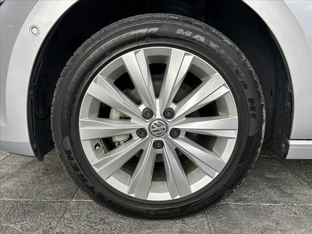 ポロ ＴＳＩハイライン　禁煙　車検整備付　純正８型ナビ　フルセグ　ＢＳＭ　ＬＥＤ　Ｐアシスト　Ｐセンサー　ＤＶＤ再生　ＢＴ　ＥＴＣ２．０　パドルシフト　Ｐスタート　Ａライト　Ａストップ　アダプティブクルコン　フォグランプ（45枚目）