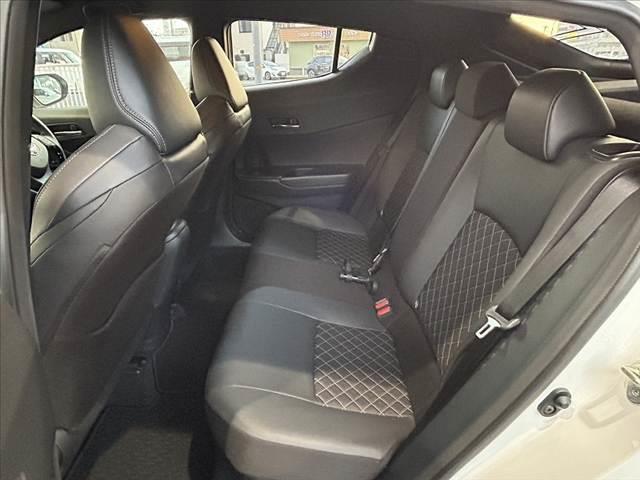 Ｃ－ＨＲ Ｇ　モード　ネロ　セーフティプラスＩＩＩ　禁煙　後期　８型ＤＡ　ナビ　パノラミックビュ　ＥＴＣ　ＢＴ　セーフティセンス　ＢＳＭ　ＬＥＤヘッド　シートヒーター　コンビシート　１８インチＡＷ　スマートキー　Ｐスタート　革巻きステア　Ａライト（19枚目）