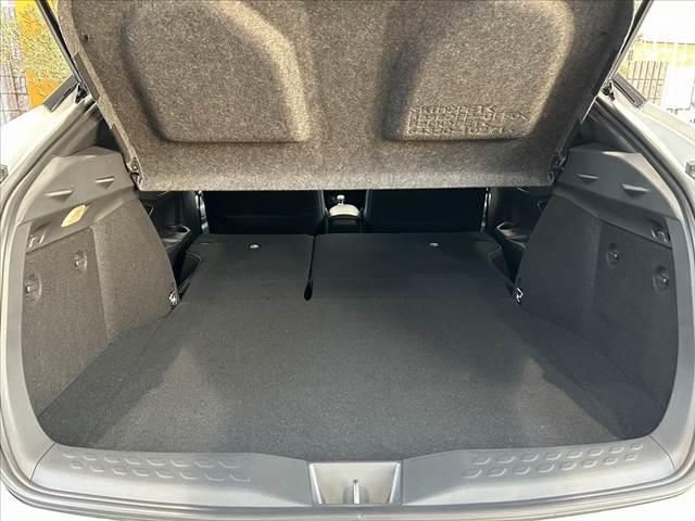 Ｃ－ＨＲ Ｇ　モード　ネロ　セーフティプラスＩＩＩ　禁煙　後期　８型ＤＡ　ナビ　パノラミックビュ　ＥＴＣ　ＢＴ　セーフティセンス　ＢＳＭ　ＬＥＤヘッド　シートヒーター　コンビシート　１８インチＡＷ　スマートキー　Ｐスタート　革巻きステア　Ａライト（21枚目）