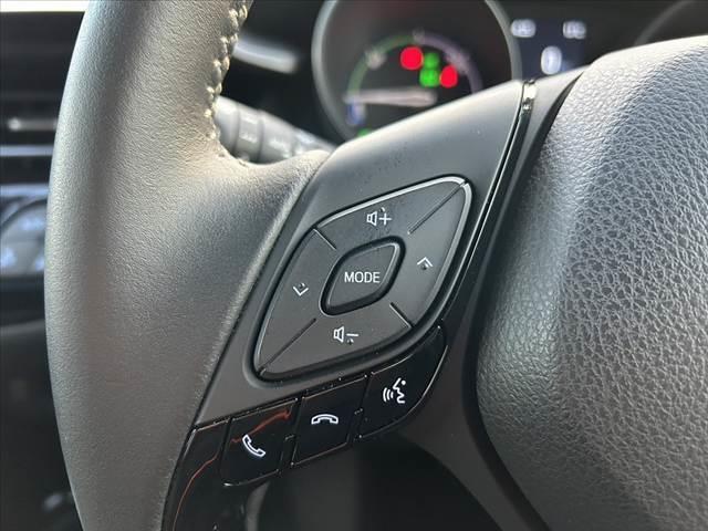 Ｃ－ＨＲ Ｇ　モード　ネロ　セーフティプラスＩＩＩ　禁煙　後期　８型ＤＡ　ナビ　パノラミックビュ　ＥＴＣ　ＢＴ　セーフティセンス　ＢＳＭ　ＬＥＤヘッド　シートヒーター　コンビシート　１８インチＡＷ　スマートキー　Ｐスタート　革巻きステア　Ａライト（24枚目）