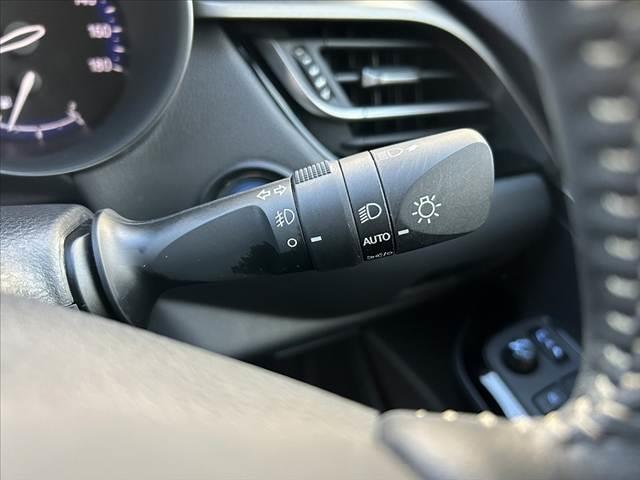 Ｃ－ＨＲ Ｇ　モード　ネロ　セーフティプラスＩＩＩ　禁煙　後期　８型ＤＡ　ナビ　パノラミックビュ　ＥＴＣ　ＢＴ　セーフティセンス　ＢＳＭ　ＬＥＤヘッド　シートヒーター　コンビシート　１８インチＡＷ　スマートキー　Ｐスタート　革巻きステア　Ａライト（26枚目）