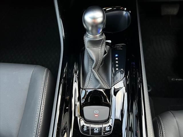Ｃ－ＨＲ Ｇ　モード　ネロ　セーフティプラスＩＩＩ　禁煙　後期　８型ＤＡ　ナビ　パノラミックビュ　ＥＴＣ　ＢＴ　セーフティセンス　ＢＳＭ　ＬＥＤヘッド　シートヒーター　コンビシート　１８インチＡＷ　スマートキー　Ｐスタート　革巻きステア　Ａライト（31枚目）