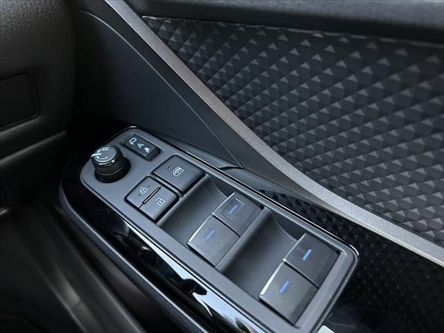 Ｃ－ＨＲ Ｇ　モード　ネロ　セーフティプラスＩＩＩ　禁煙　後期　８型ＤＡ　ナビ　パノラミックビュ　ＥＴＣ　ＢＴ　セーフティセンス　ＢＳＭ　ＬＥＤヘッド　シートヒーター　コンビシート　１８インチＡＷ　スマートキー　Ｐスタート　革巻きステア　Ａライト（34枚目）