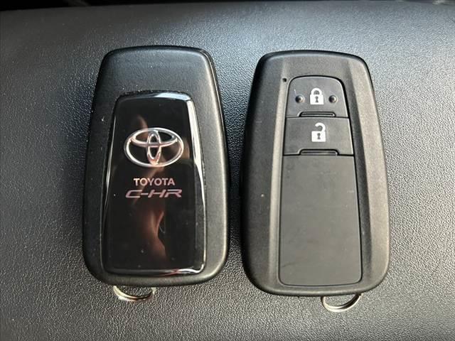 Ｃ－ＨＲ Ｇ　モード　ネロ　セーフティプラスＩＩＩ　禁煙　後期　８型ＤＡ　ナビ　パノラミックビュ　ＥＴＣ　ＢＴ　セーフティセンス　ＢＳＭ　ＬＥＤヘッド　シートヒーター　コンビシート　１８インチＡＷ　スマートキー　Ｐスタート　革巻きステア　Ａライト（35枚目）