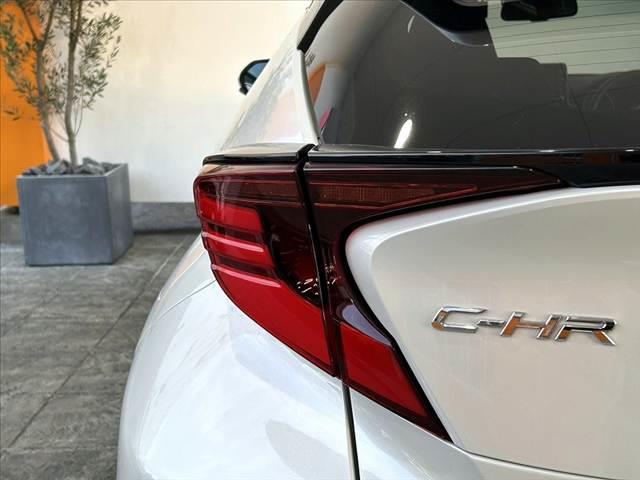 Ｃ－ＨＲ Ｇ　モード　ネロ　セーフティプラスＩＩＩ　禁煙　後期　８型ＤＡ　ナビ　パノラミックビュ　ＥＴＣ　ＢＴ　セーフティセンス　ＢＳＭ　ＬＥＤヘッド　シートヒーター　コンビシート　１８インチＡＷ　スマートキー　Ｐスタート　革巻きステア　Ａライト（40枚目）