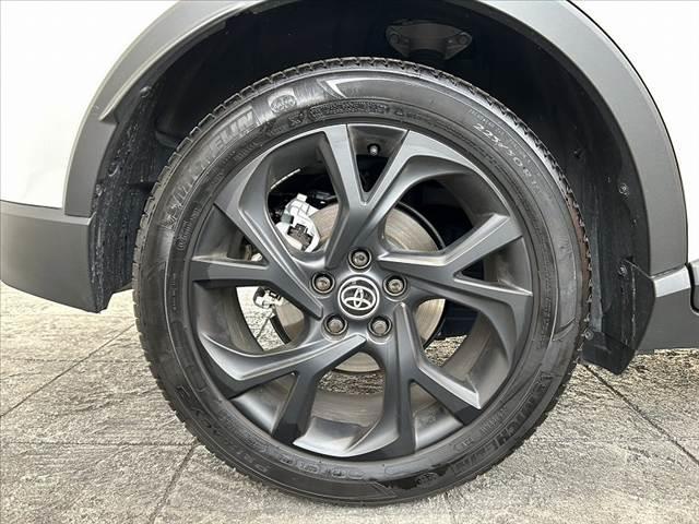 Ｃ－ＨＲ Ｇ　モード　ネロ　セーフティプラスＩＩＩ　禁煙　後期　８型ＤＡ　ナビ　パノラミックビュ　ＥＴＣ　ＢＴ　セーフティセンス　ＢＳＭ　ＬＥＤヘッド　シートヒーター　コンビシート　１８インチＡＷ　スマートキー　Ｐスタート　革巻きステア　Ａライト（44枚目）