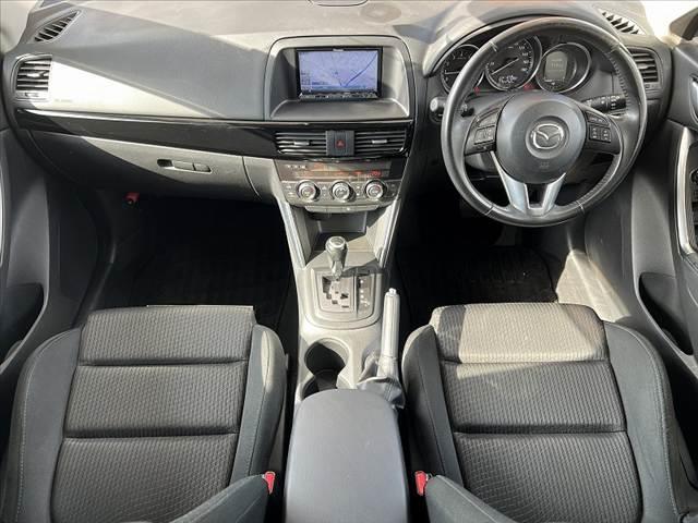 ＣＸ－５ ２０Ｓ　禁煙　純正ナビ　ＨＩＤヘッド　クルコン　ＲＶＭ　Ａライト　スマートシティブレーキ　Ｂモニタ　フルセグ　ＥＴＣ　ＢＴ　ステリモ　ＤＶＤ　フォグ　Ａストップ　革巻きステア　ＡＢＳ　１８インチＡＷ（2枚目）