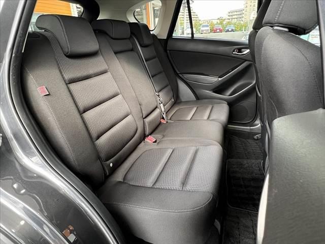 ＣＸ－５ ２０Ｓ　禁煙　純正ナビ　ＨＩＤヘッド　クルコン　ＲＶＭ　Ａライト　スマートシティブレーキ　Ｂモニタ　フルセグ　ＥＴＣ　ＢＴ　ステリモ　ＤＶＤ　フォグ　Ａストップ　革巻きステア　ＡＢＳ　１８インチＡＷ（18枚目）