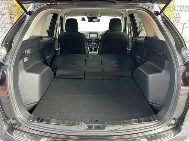 ＣＸ－５ ２０Ｓ　禁煙　純正ナビ　ＨＩＤヘッド　クルコン　ＲＶＭ　Ａライト　スマートシティブレーキ　Ｂモニタ　フルセグ　ＥＴＣ　ＢＴ　ステリモ　ＤＶＤ　フォグ　Ａストップ　革巻きステア　ＡＢＳ　１８インチＡＷ（21枚目）