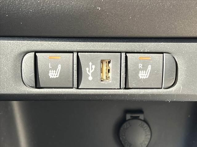 ヤリス Z 禁煙 2トーンカラー 純8インチDA BSM パノラミックビュー 純16インチAW セーフティセンス ETC シ-トヒーター LED Aライト オートハイビーム ヘッドライトレベライザ SRSエア(6枚目)