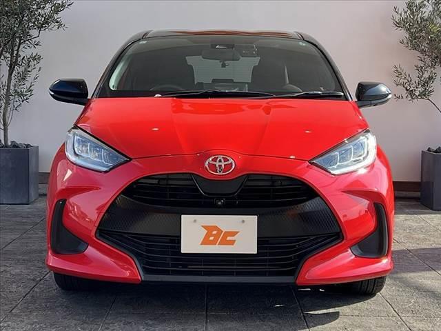 ヤリス Z 禁煙 2トーンカラー 純8インチDA BSM パノラミックビュー 純16インチAW セーフティセンス ETC シ-トヒーター LED Aライト オートハイビーム ヘッドライトレベライザ SRSエア(9枚目)