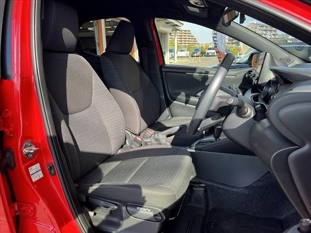 ヤリス Z 禁煙 2トーンカラー 純8インチDA BSM パノラミックビュー 純16インチAW セーフティセンス ETC シ-トヒーター LED Aライト オートハイビーム ヘッドライトレベライザ SRSエア(16枚目)