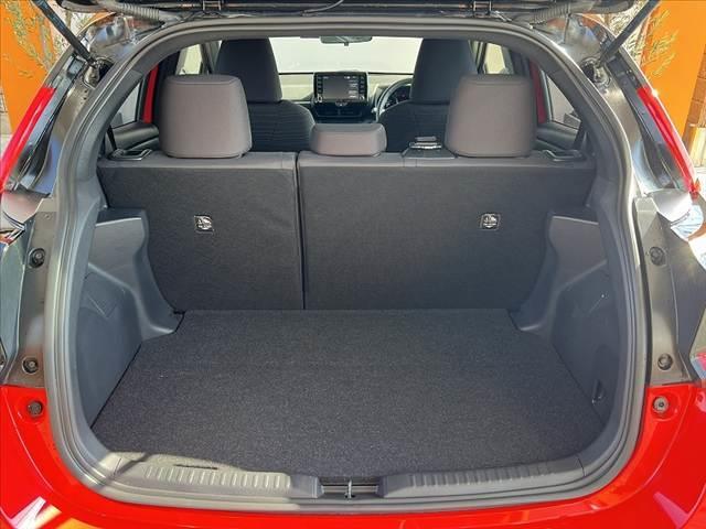 ヤリス Z 禁煙 2トーンカラー 純8インチDA BSM パノラミックビュー 純16インチAW セーフティセンス ETC シ-トヒーター LED Aライト オートハイビーム ヘッドライトレベライザ SRSエア(20枚目)