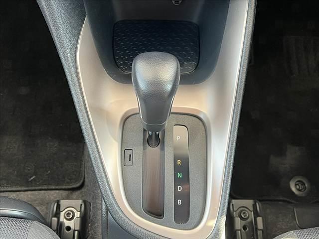 ヤリス Z 禁煙 2トーンカラー 純8インチDA BSM パノラミックビュー 純16インチAW セーフティセンス ETC シ-トヒーター LED Aライト オートハイビーム ヘッドライトレベライザ SRSエア(24枚目)