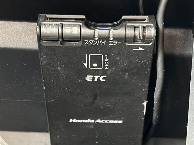 ヤリス Z 禁煙 2トーンカラー 純8インチDA BSM パノラミックビュー 純16インチAW セーフティセンス ETC シ-トヒーター LED Aライト オートハイビーム ヘッドライトレベライザ SRSエア(31枚目)