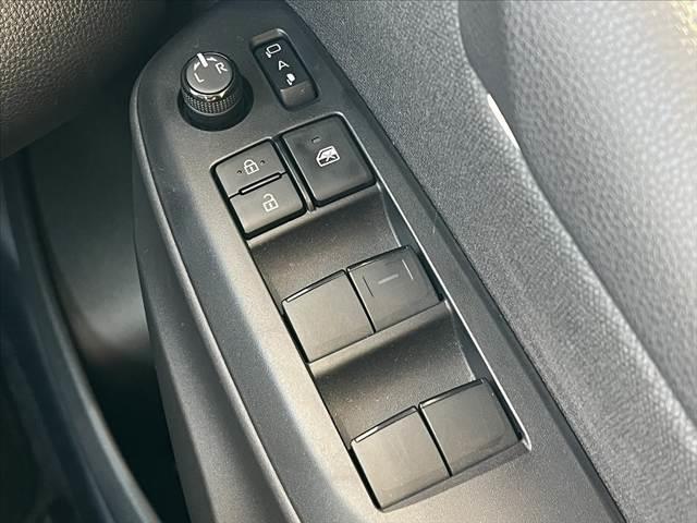 ヤリス Z 禁煙 2トーンカラー 純8インチDA BSM パノラミックビュー 純16インチAW セーフティセンス ETC シ-トヒーター LED Aライト オートハイビーム ヘッドライトレベライザ SRSエア(32枚目)