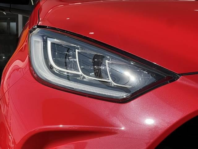 ヤリス Z 禁煙 2トーンカラー 純8インチDA BSM パノラミックビュー 純16インチAW セーフティセンス ETC シ-トヒーター LED Aライト オートハイビーム ヘッドライトレベライザ SRSエア(37枚目)