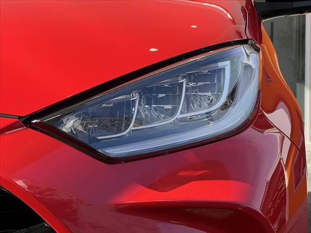 ヤリス Z 禁煙 2トーンカラー 純8インチDA BSM パノラミックビュー 純16インチAW セーフティセンス ETC シ-トヒーター LED Aライト オートハイビーム ヘッドライトレベライザ SRSエア(38枚目)