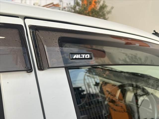 アルト F 禁煙 後期 キーレス 純正オーディオ ABS セキュリティ パワステ 前席PW 横滑り防止 SRSエアバッグ バイザー リアガラス熱線 ISOFIX 集中ドアロック レベライザー ACソケット(27枚目)