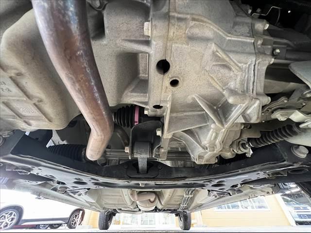 アルト F 禁煙 後期 キーレス 純正オーディオ ABS セキュリティ パワステ 前席PW 横滑り防止 SRSエアバッグ バイザー リアガラス熱線 ISOFIX 集中ドアロック レベライザー ACソケット(42枚目)