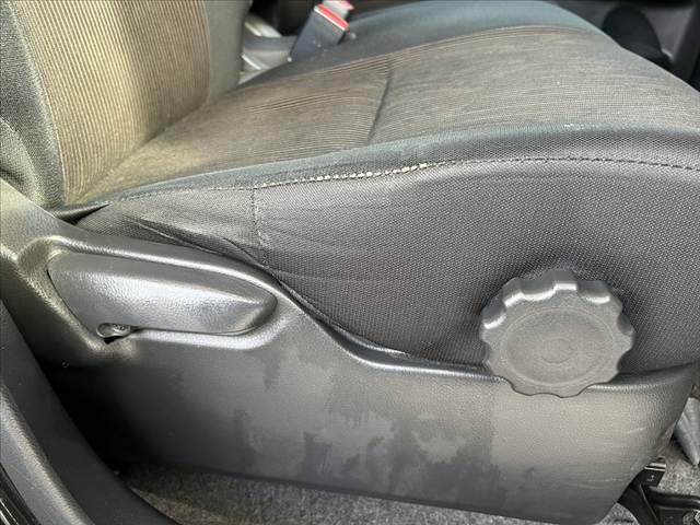 デイズ 　純正ナビ　Ｂモニ　ＥＴＣ　Ａストップ　純正１４インチＡＷ　ＨＩＤ　フォグ　スマートキー　Ｐスタート　セキュリティ　ＡＢＳ　ＳＲＳエアバッグ　横滑り防止　シートリフター　チルトステア　ＩＳＯＦＩＸ（6枚目）