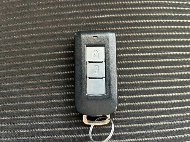 デイズ 　純正ナビ　Ｂモニ　ＥＴＣ　Ａストップ　純正１４インチＡＷ　ＨＩＤ　フォグ　スマートキー　Ｐスタート　セキュリティ　ＡＢＳ　ＳＲＳエアバッグ　横滑り防止　シートリフター　チルトステア　ＩＳＯＦＩＸ（7枚目）