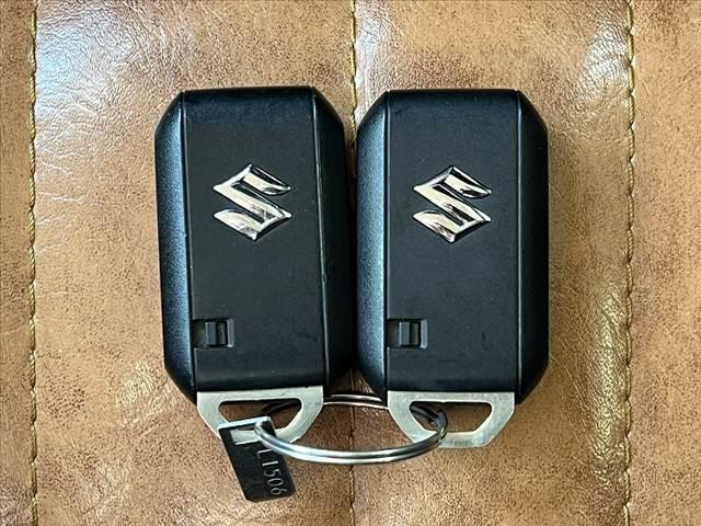 ジムニーシエラ JC 禁煙 リフトアップ 社外16インチAW サイドステップ セーフティサポート クルコン Fカメラ シートヒーター LEDヘッド フォグ Aライト ステリモ Pガラス サイド・カーテンエアバック(32枚目)