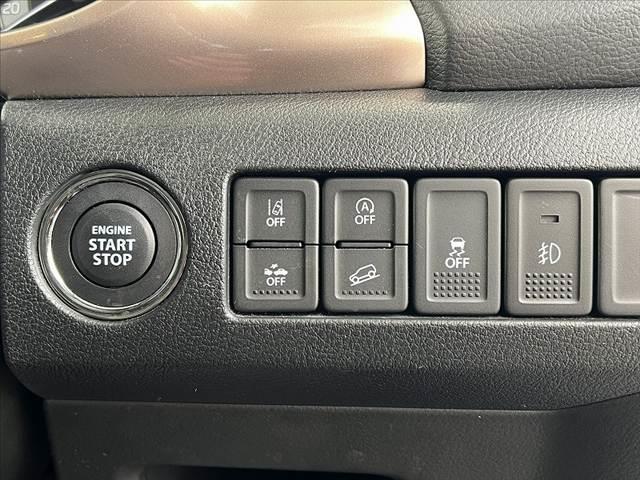 エスクード Ｓ－リミテッド　後期　ナビ　バックモニター　セーフティサポート　フルセグ　ＥＴＣ　ＢＳＭ　クルーズコントロール　ＬＥＤヘッド　オートライト　スマートキー　シートヒーター　シートリフター　パドルシフト　ＳＲＳエア（5枚目）