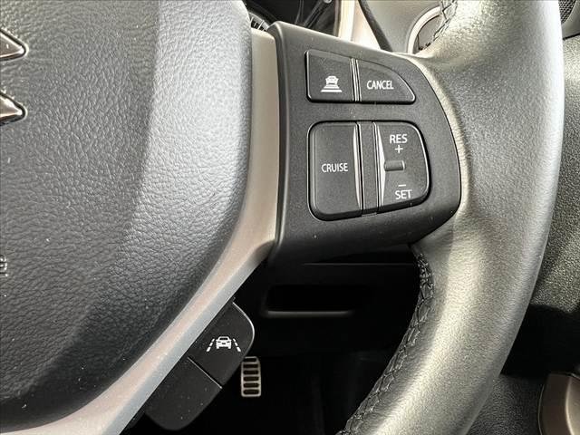 エスクード Ｓ－リミテッド　後期　ナビ　バックモニター　セーフティサポート　フルセグ　ＥＴＣ　ＢＳＭ　クルーズコントロール　ＬＥＤヘッド　オートライト　スマートキー　シートヒーター　シートリフター　パドルシフト　ＳＲＳエア（7枚目）