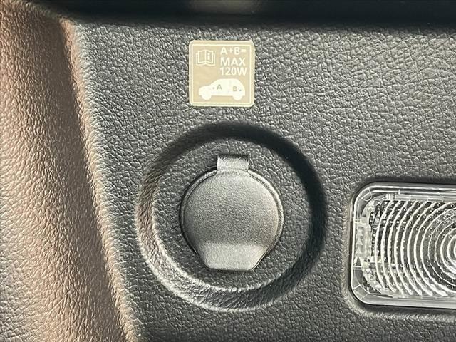 エスクード Ｓ－リミテッド　後期　ナビ　バックモニター　セーフティサポート　フルセグ　ＥＴＣ　ＢＳＭ　クルーズコントロール　ＬＥＤヘッド　オートライト　スマートキー　シートヒーター　シートリフター　パドルシフト　ＳＲＳエア（33枚目）