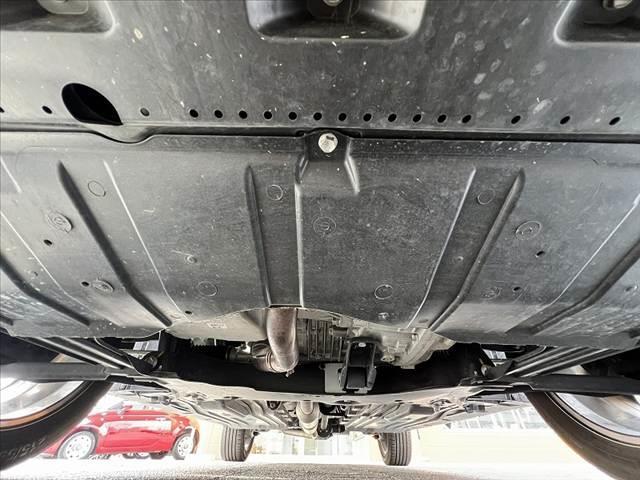 エスクード Ｓ－リミテッド　後期　ナビ　バックモニター　セーフティサポート　フルセグ　ＥＴＣ　ＢＳＭ　クルーズコントロール　ＬＥＤヘッド　オートライト　スマートキー　シートヒーター　シートリフター　パドルシフト　ＳＲＳエア（47枚目）