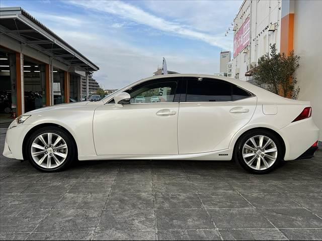 ＩＳ ＩＳ３００ｈ　バージョンＬ　禁煙　マクレビ　レーダークルーズ　クリソナ　ナビ　Ｂモニタ　フルセグ　革シート　メモリ付Ｐシート　シートヒータ　ＥＴＣ　ベンチレーション　１７インチＡＷ　デアイサー　ＬＥＤヘッド　電動Ｒサンシェード（11枚目）