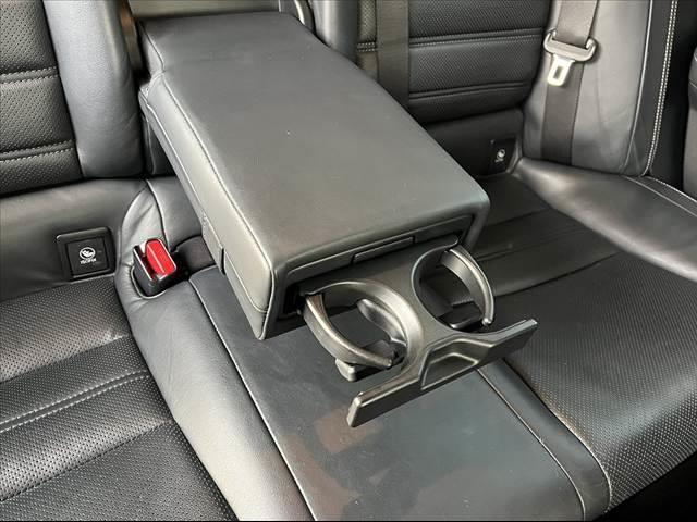 ＩＳ ＩＳ３００ｈ　バージョンＬ　禁煙　マクレビ　レーダークルーズ　クリソナ　ナビ　Ｂモニタ　フルセグ　革シート　メモリ付Ｐシート　シートヒータ　ＥＴＣ　ベンチレーション　１７インチＡＷ　デアイサー　ＬＥＤヘッド　電動Ｒサンシェード（32枚目）