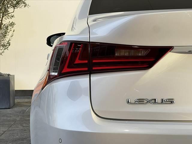 ＩＳ ＩＳ３００ｈ　バージョンＬ　禁煙　マクレビ　レーダークルーズ　クリソナ　ナビ　Ｂモニタ　フルセグ　革シート　メモリ付Ｐシート　シートヒータ　ＥＴＣ　ベンチレーション　１７インチＡＷ　デアイサー　ＬＥＤヘッド　電動Ｒサンシェード（39枚目）